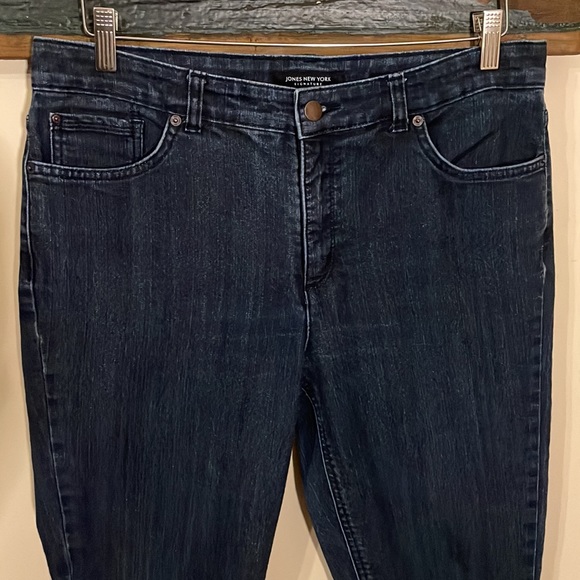 2/$30 Jones New York Signature Lexington Denim Capri Size 12 - Picture 7 of 13